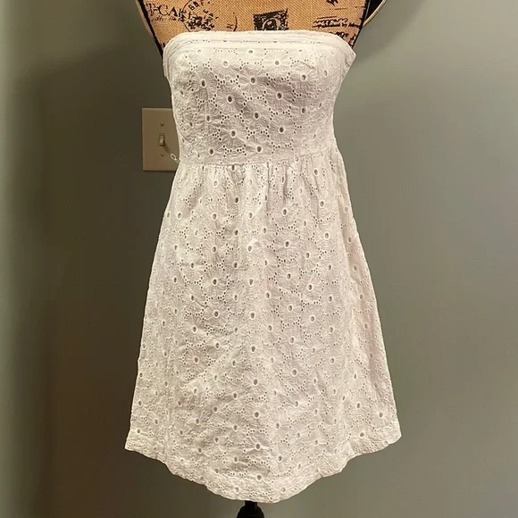 American eagle strapless dress size 4. American eagle strapless dress size 4.